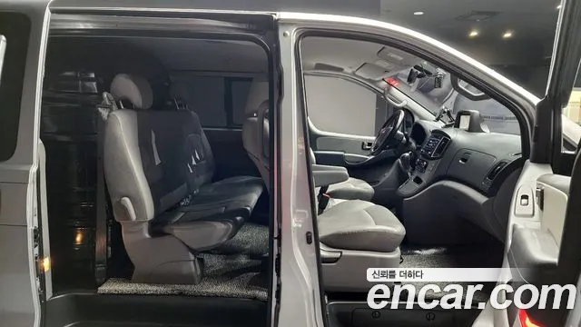 Hyundai Starex 2021 — фото 14