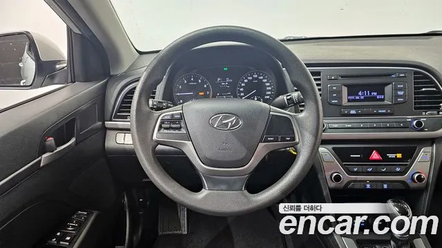 Hyundai AVANTE 2016 — фото 13
