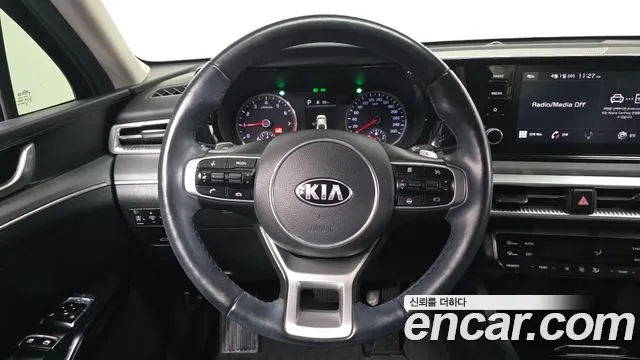 Kia K5 2021 — фото 13