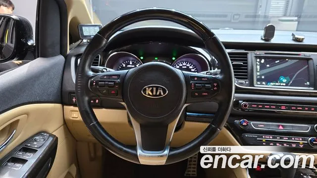 Kia Canival 2016 — фото 13