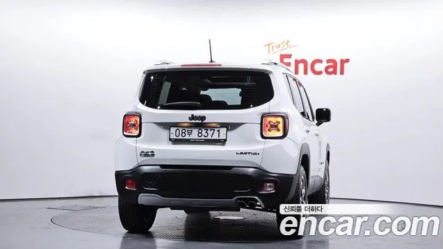 Jeep Renegade 2017 — фото 4