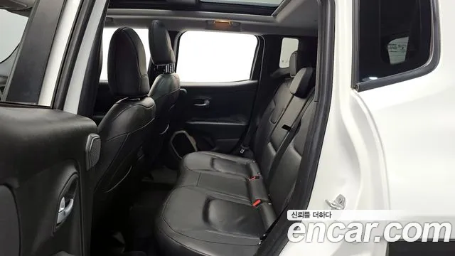 Jeep Renegade 2017 — фото 12