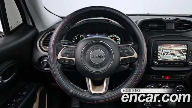 Jeep Renegade 2017 — фото 13