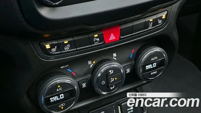 Jeep Renegade 2017 — фото 19