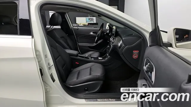Mercedes-Benz GLA-Class 2015 — фото 11