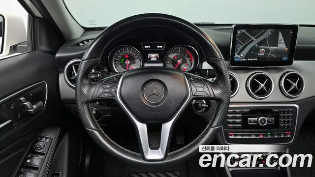 Mercedes-Benz GLA-Class 2015 — фото 13
