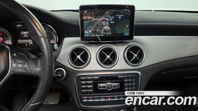 Mercedes-Benz GLA-Class 2015 — фото 16