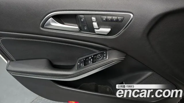Mercedes-Benz GLA-Class 2015 — фото 17
