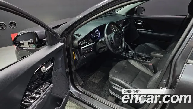 Kia Niro 2020 — фото 11