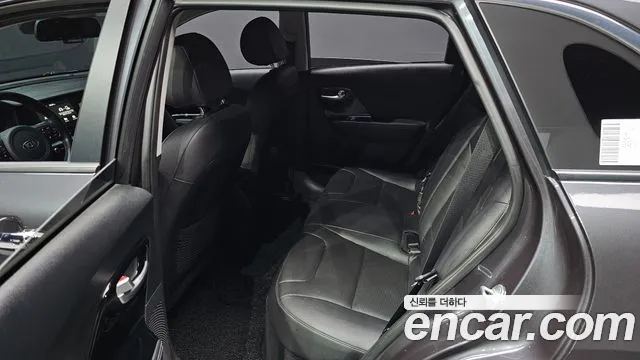 Kia Niro 2020 — фото 12