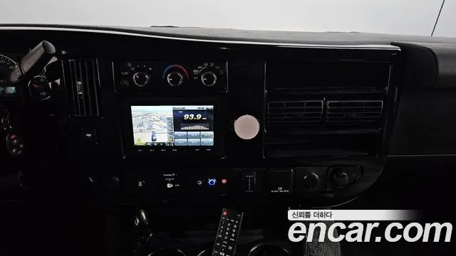 Chevrolet Express Van 2018 — фото 14