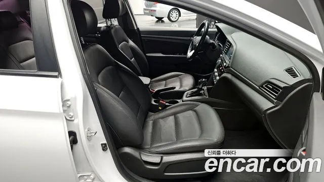 Hyundai AVANTE 2020 — фото 10