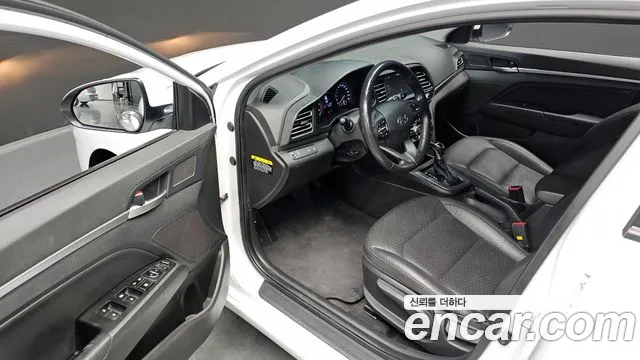 Hyundai AVANTE 2020 — фото 12