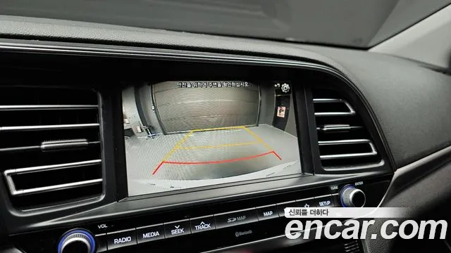 Hyundai AVANTE 2020 — фото 15