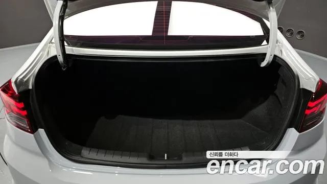 Hyundai AVANTE 2020 — фото 20