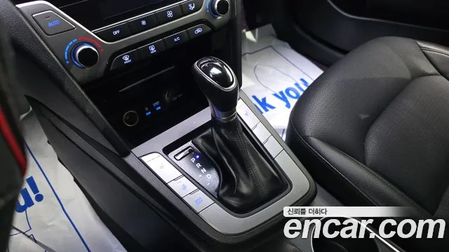 Hyundai AVANTE 2017 — фото 9