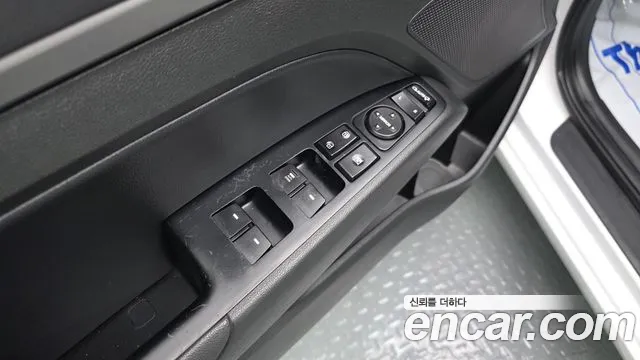 Hyundai AVANTE 2017 — фото 13