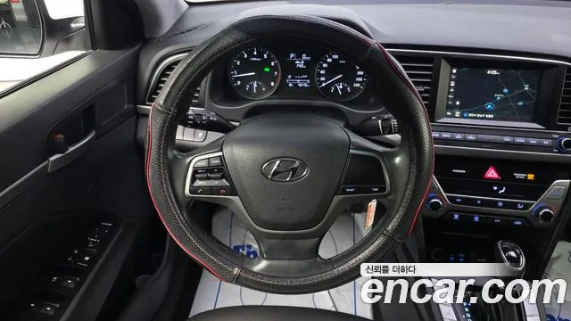 Hyundai AVANTE 2017 — фото 15