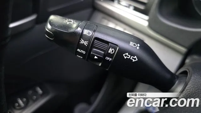 Hyundai AVANTE 2017 — фото 16