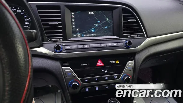 Hyundai AVANTE 2017 — фото 17