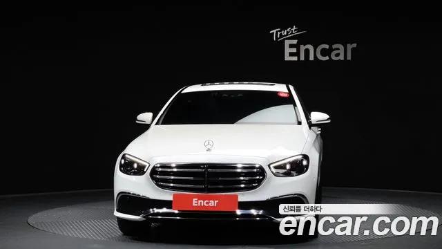 Mercedes-Benz E-Class 2023 — фото 3
