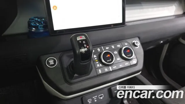 Land Rover Defender 2020 — фото 9