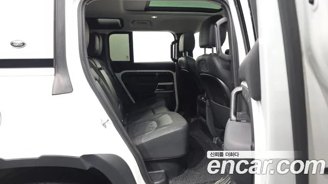 Land Rover Defender 2020 — фото 12