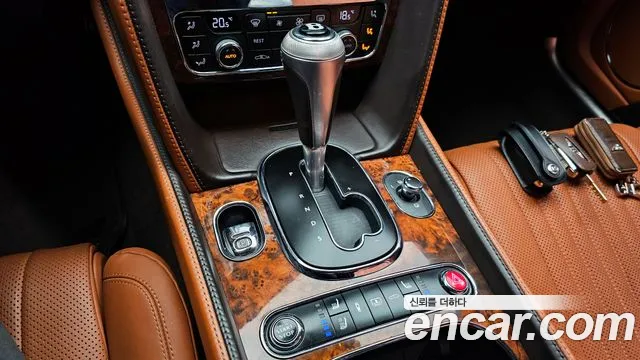 Bentley Flying Spur 2017 — фото 9