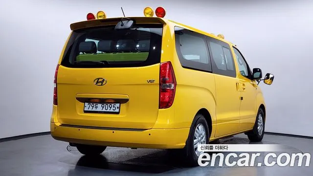 Hyundai Starex 2017 — фото 2