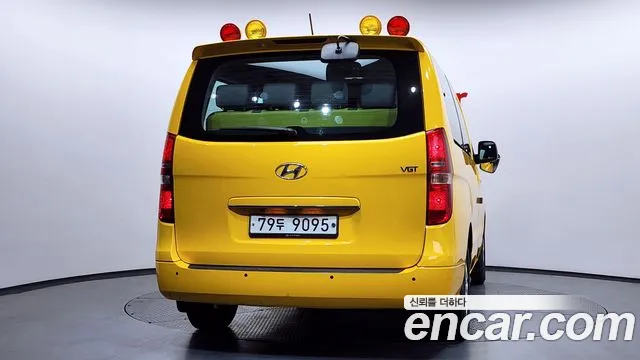 Hyundai Starex 2017 — фото 4