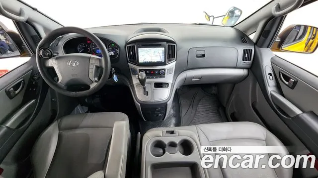 Hyundai Starex 2017 — фото 7