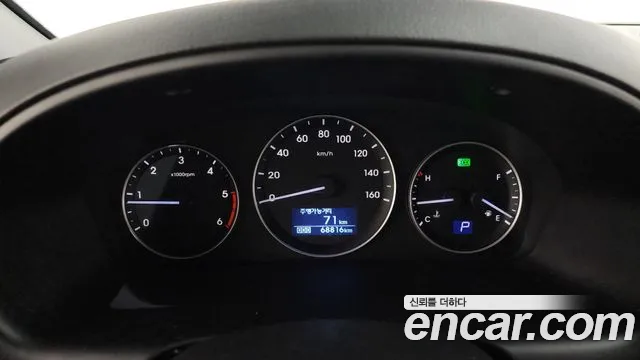 Hyundai Starex 2017 — фото 8