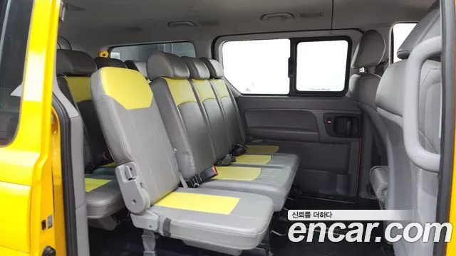 Hyundai Starex 2017 — фото 12