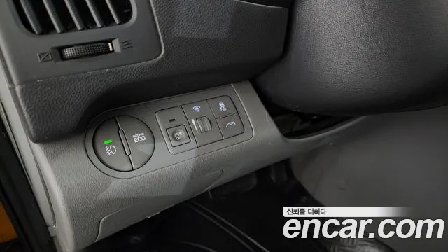 Hyundai Starex 2017 — фото 17