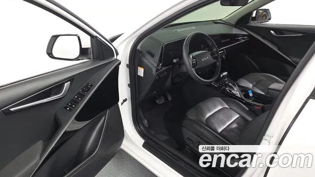 Kia Niro 2022 — фото 10