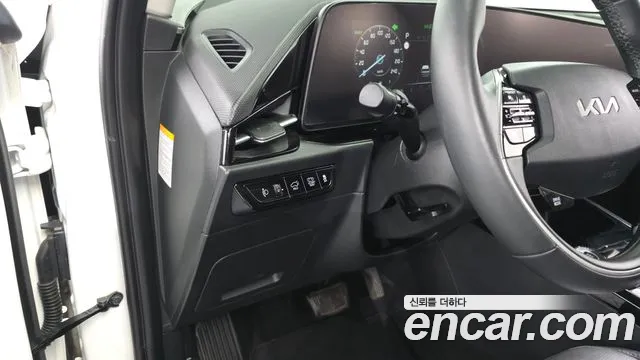 Kia Niro 2022 — фото 13
