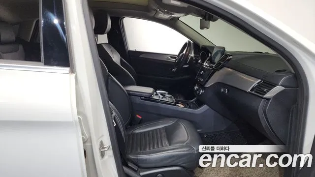 Mercedes-Benz GLE-Class 2018 — фото 11