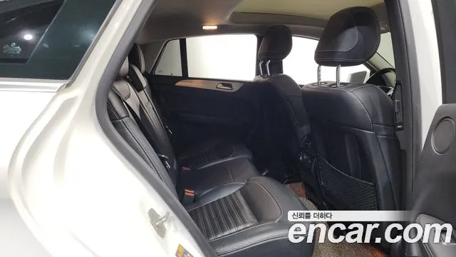 Mercedes-Benz GLE-Class 2018 — фото 12