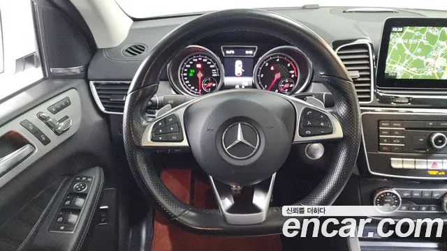 Mercedes-Benz GLE-Class 2018 — фото 13