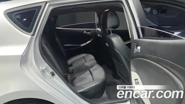 Hyundai Accent 2017 — фото 13