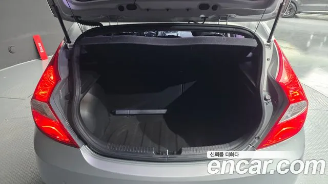 Hyundai Accent 2017 — фото 19