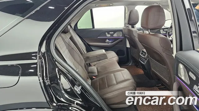 Mercedes-Benz GLE-Class 2023 — фото 12