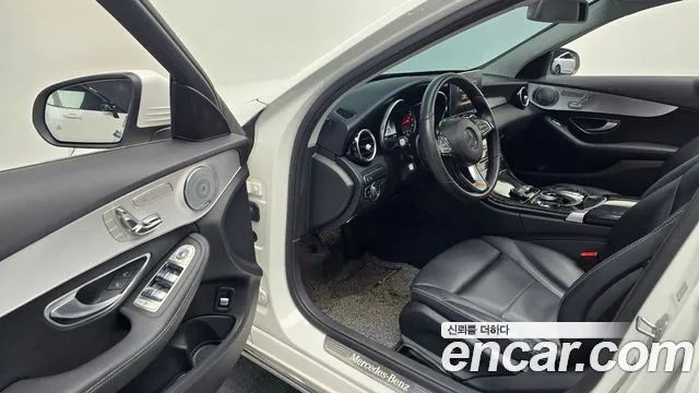 Mercedes-Benz C-Class 2018 — фото 10