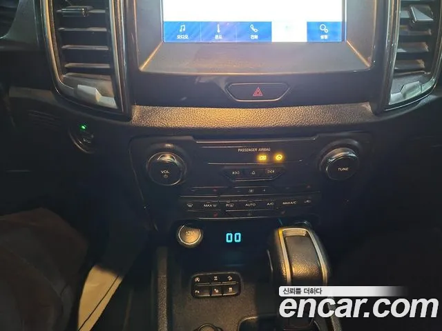 Ford Ranger 2022 — фото 15