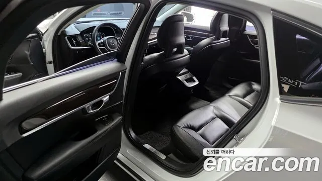 Volvo S90 2017 — фото 11