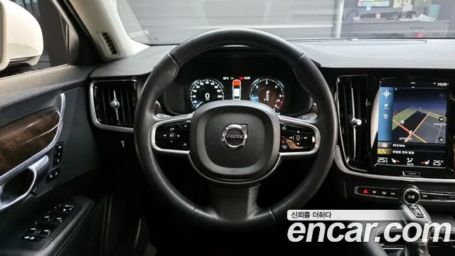 Volvo S90 2017 — фото 13