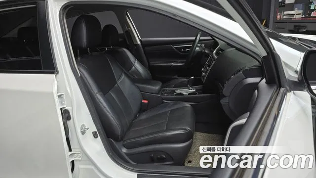 Nissan Altima 2017 — фото 12