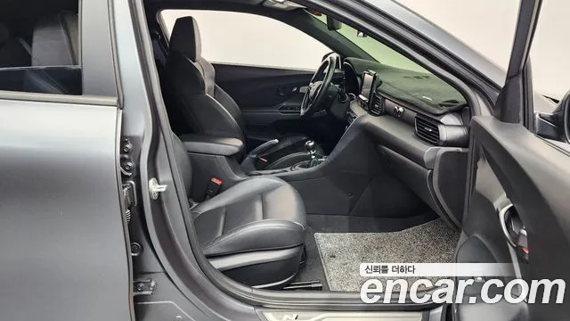 Hyundai Veloster 2020 — фото 11