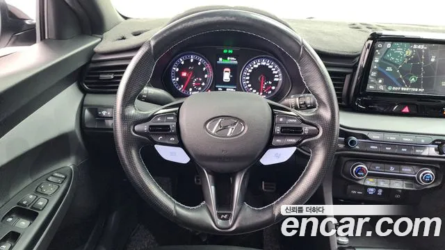 Hyundai Veloster 2020 — фото 13
