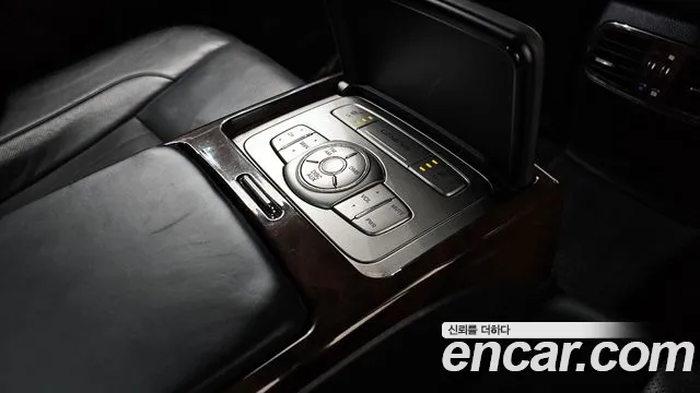 Hyundai Genesis 2010 — фото 18
